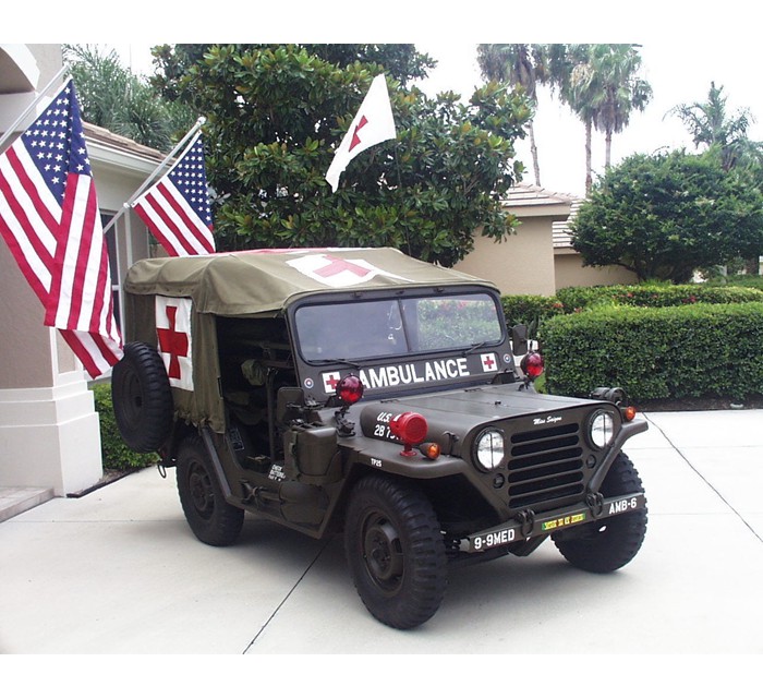 M718 1061 Army Ambulance Jeep 6