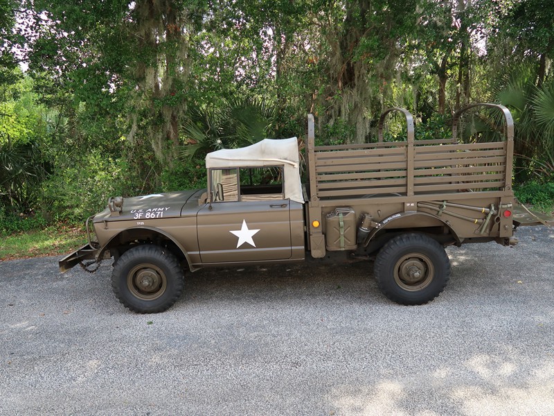 1967 Kaiser M715 7