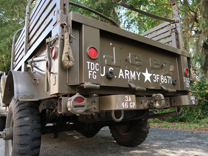 1967 Kaiser M715 9